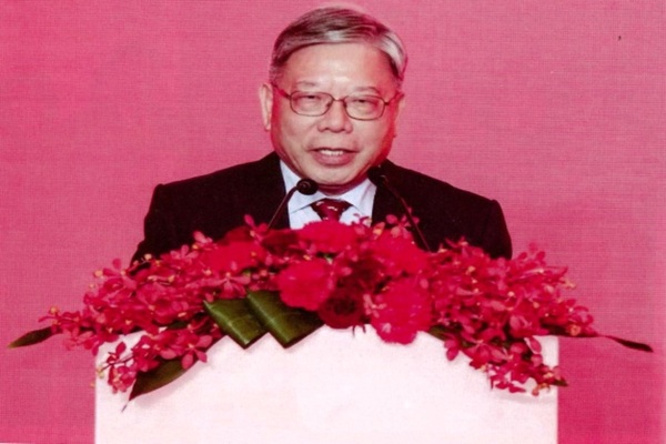 〝心懷數位，擁抱科技〞臻鼎科技老董沈慶芳對年輕學子傳授「職涯不敗秘笈」。