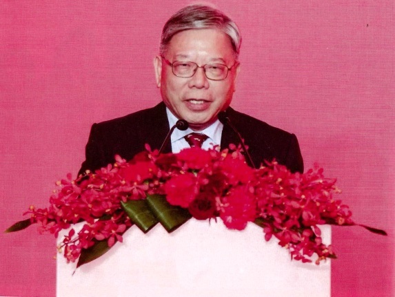 〝心懷數位，擁抱科技〞臻鼎科技老董沈慶芳對年輕學子傳授「職涯不敗秘笈」。