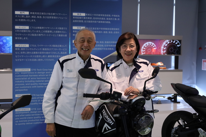 中國端子謝春輝董事長與伍秀娟執行副總賢伉儷。圖片