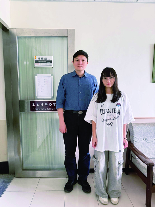 陳輝龍教授與其專題學生陳姿卉同學在化材系 的研究實驗展現傑出表現 並被臺大的科推中心 (SPEC) 收錄成科學要聞。(圖/文大提供)圖片