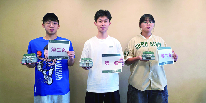 文大學生利用巧手 耗費5小時拼出大成館經典樣貌。圖片